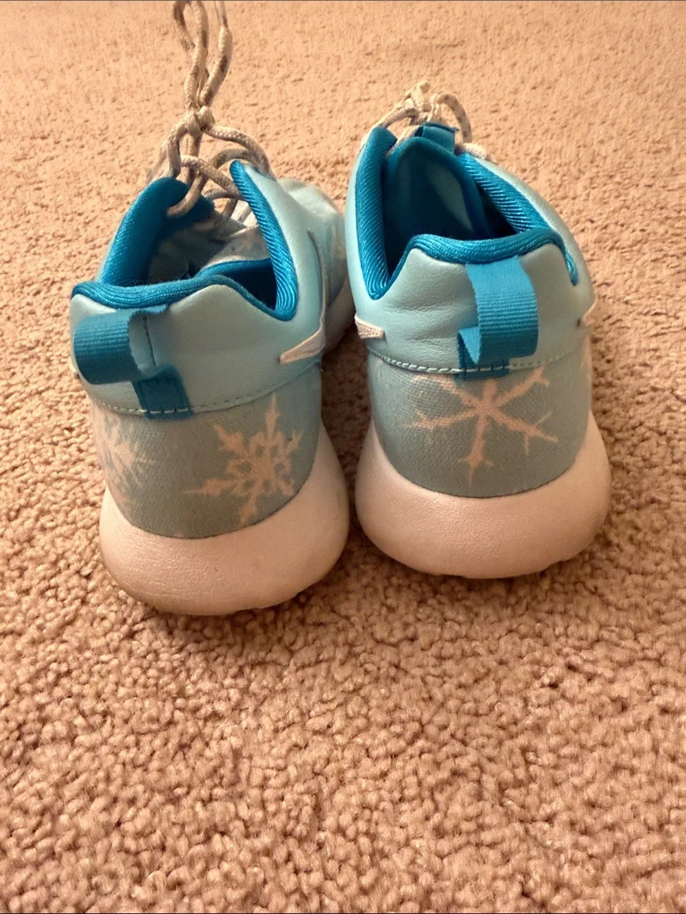 Nike Kids' Blue Snowflake Roshe Run